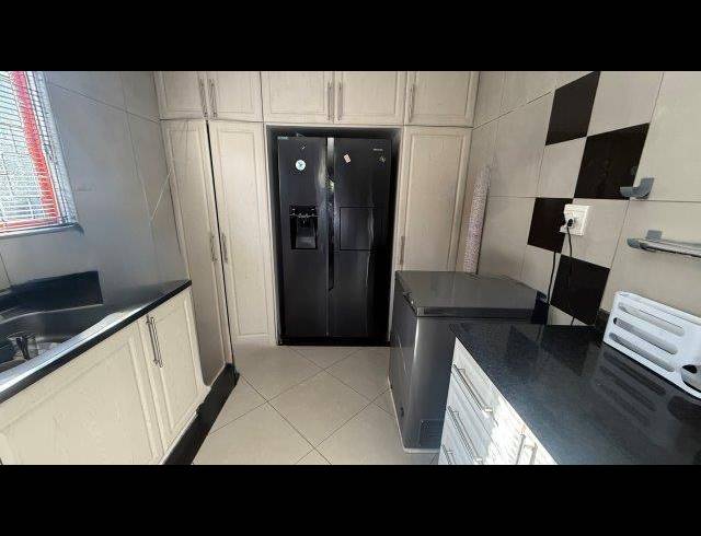 3 BEDROOM HOUSE FOR SALE IN SILVERGLEN